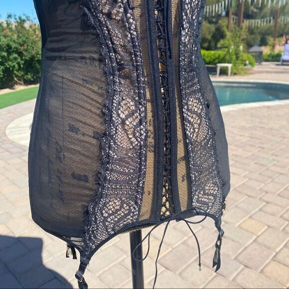 VICTORIA SECRET LINGERIE - Picture 3 of 11